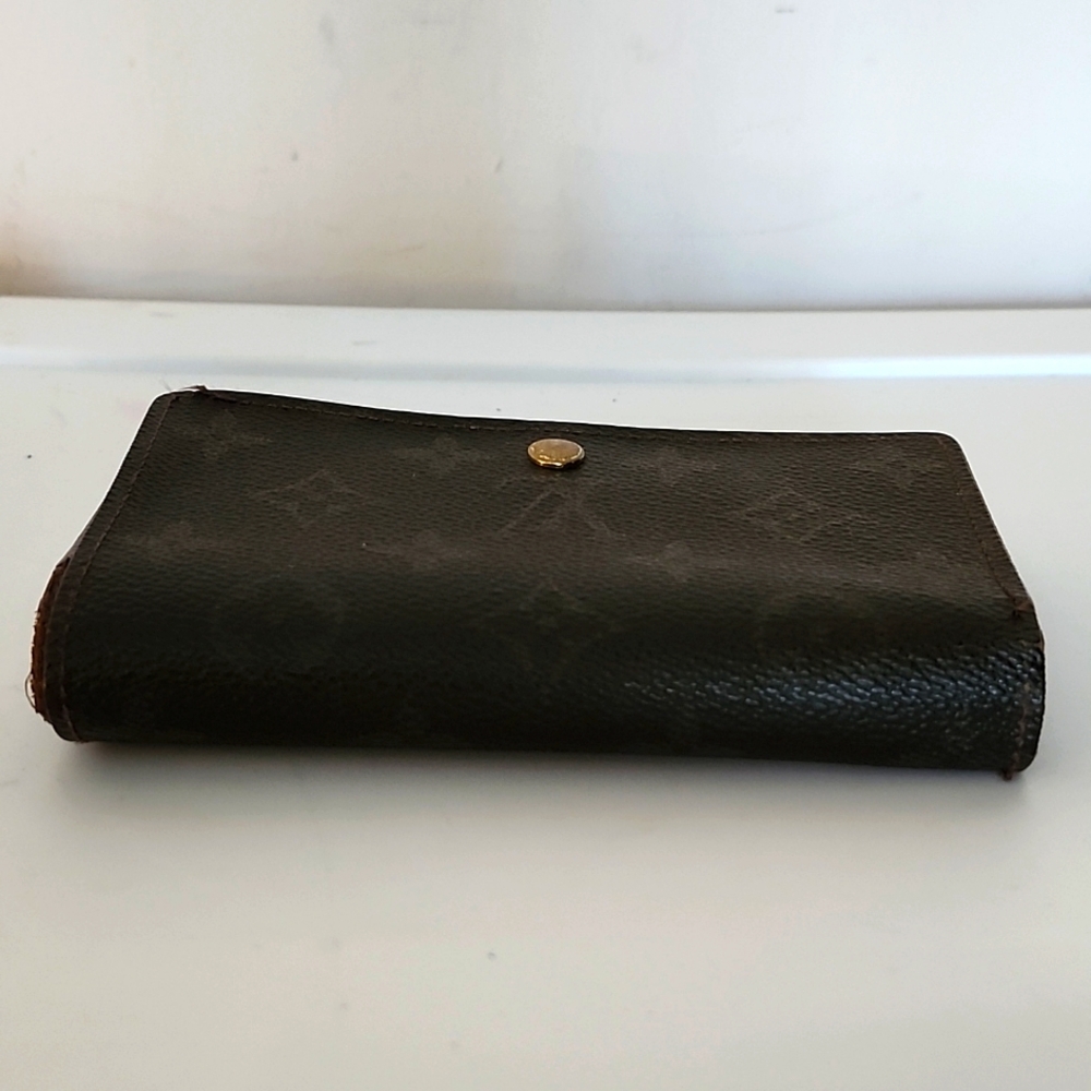 LV Mono Snap Wallet - Picture 4 of 9